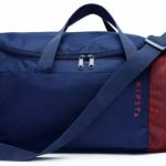 Ce sac de voyage Decathlon à moins de 10 euros est le parfait bagage cabine dans l'avion (adieu les suppléments en avion) Cosmopolitan.fr