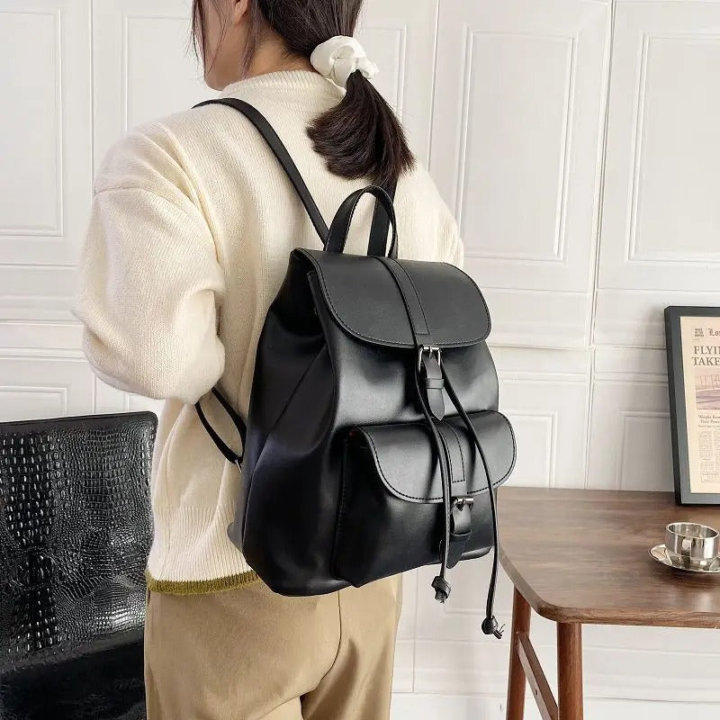 sac-a-dos-en-cuir-femme-222pff-1.jpg Sac à Dos Femme Cuir Rétro┃Style Vintage Chic, Sangles Confort, Format Spacieux – Belle & Sac – Image 1