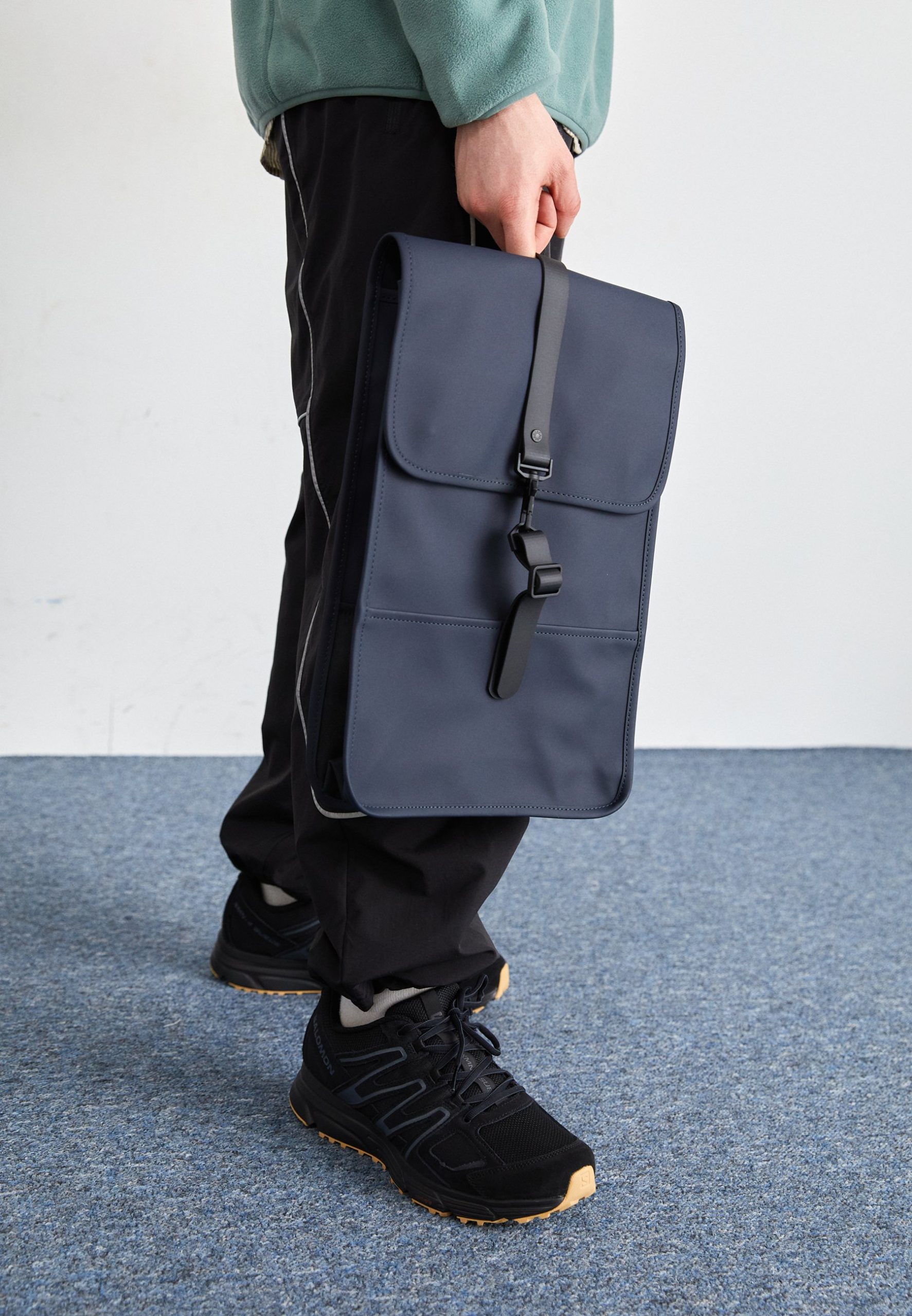 sac-rains-homme-673zdz-1.jpg Rains BACKPACK MINI UNISEX Sac à dos navy/bleu ZALANDO.FR – Image 1